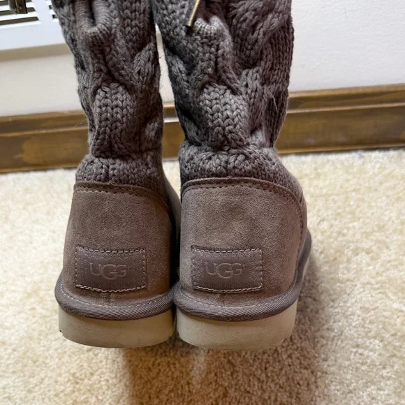 UGG Kiandra Boots Brown - Picture 6 of 9